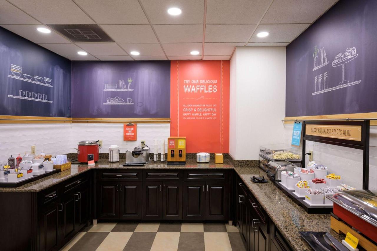 Hampton Inn Evansville Airport Экстерьер фото