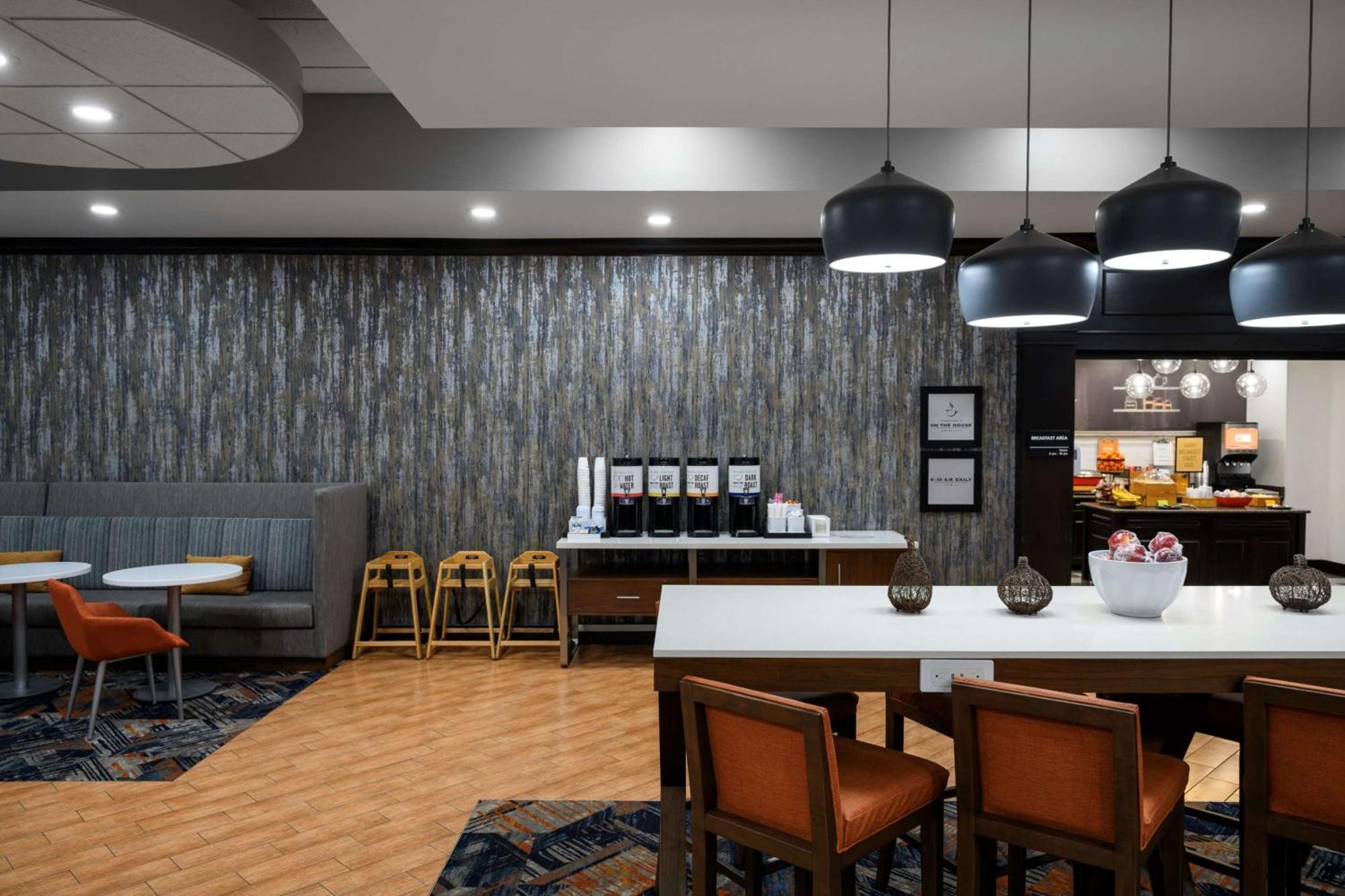 Hampton Inn Evansville Airport Экстерьер фото