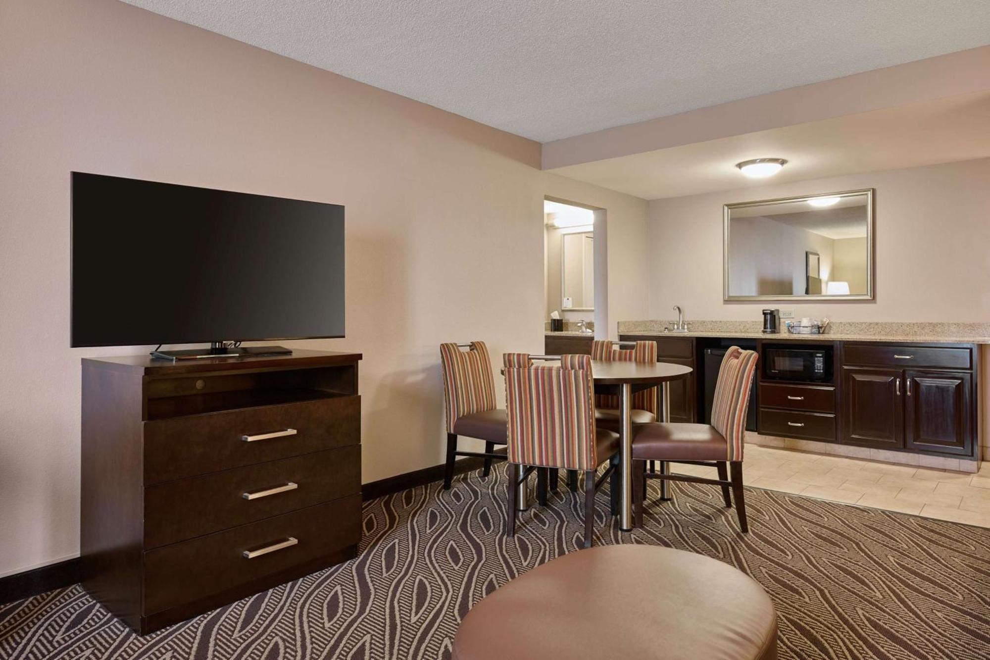 Hampton Inn Evansville Airport Экстерьер фото